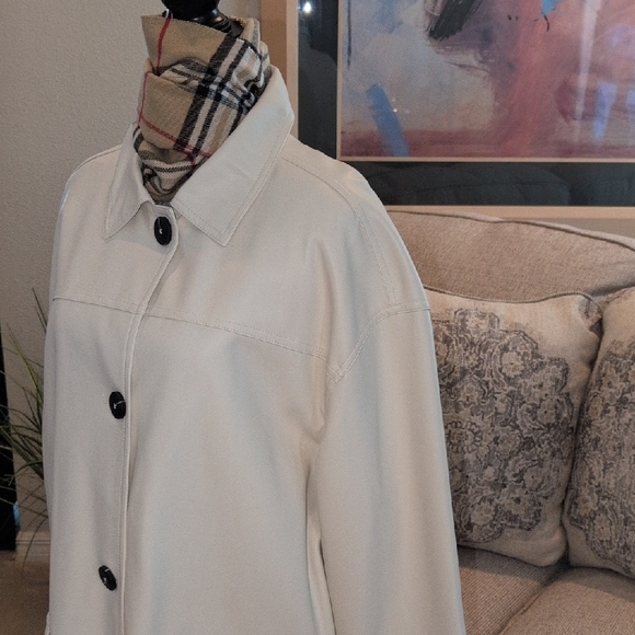 Oversized Cream Coat Faux Leather  with Black Buttons - Picture 6 of 12